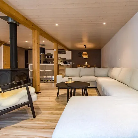 Renovated Triplex House 8 Guests Holiday home