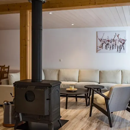 Renovated Triplex House 8 Guests Holiday home *