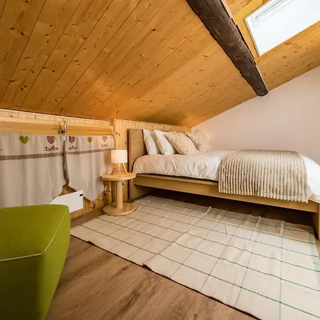 Renovated Triplex House 8 Guests