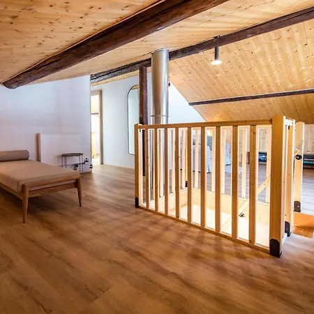 Renovated Triplex House 8 Guests Orelle