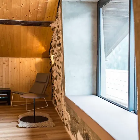Renovated Triplex House 8 Guests Orelle