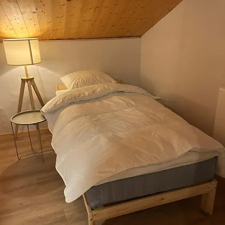 Renovated Triplex House 8 Guests Holiday home *